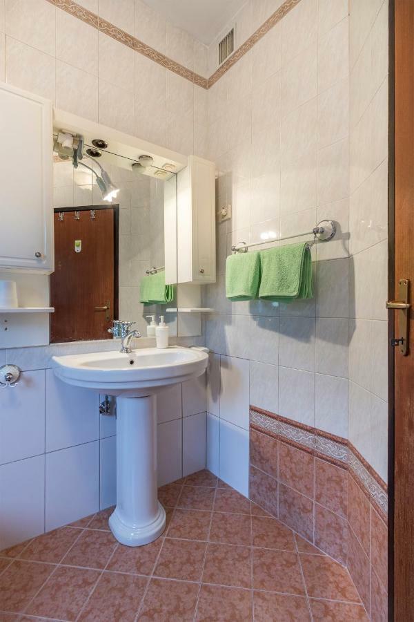 Apartment Danijela I พูลา ภายนอก รูปภาพ